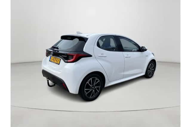 Toyota Yaris (2021) thumbnail 5