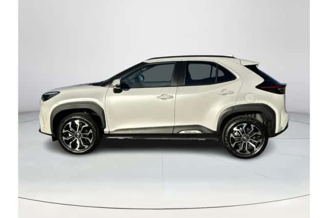 Toyota Yaris Cross (2024) thumbnail 2