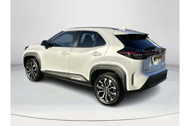 Toyota Yaris Cross (2024) thumbnail 3