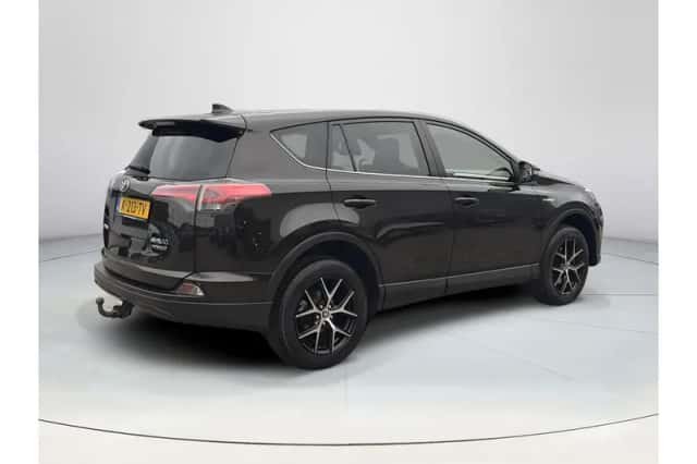 Toyota RAV4 (2016) thumbnail 5