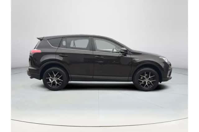 Toyota RAV4 (2016) thumbnail 6