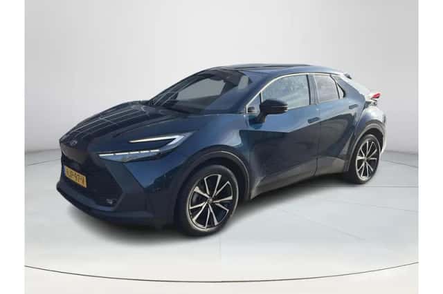 Toyota C-HR (2025) thumbnail 1