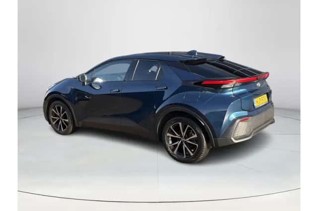 Toyota C-HR (2025) thumbnail 3