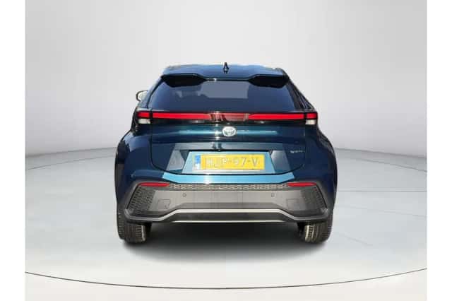 Toyota C-HR (2025) thumbnail 4