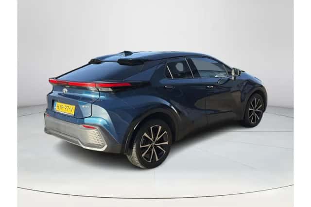 Toyota C-HR (2025) thumbnail 5