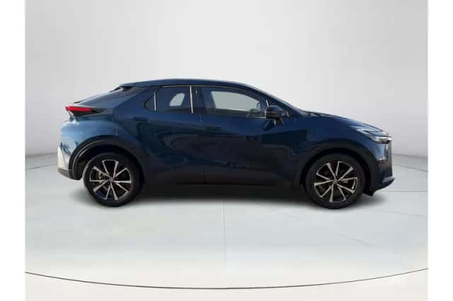 Toyota C-HR (2025) thumbnail 6