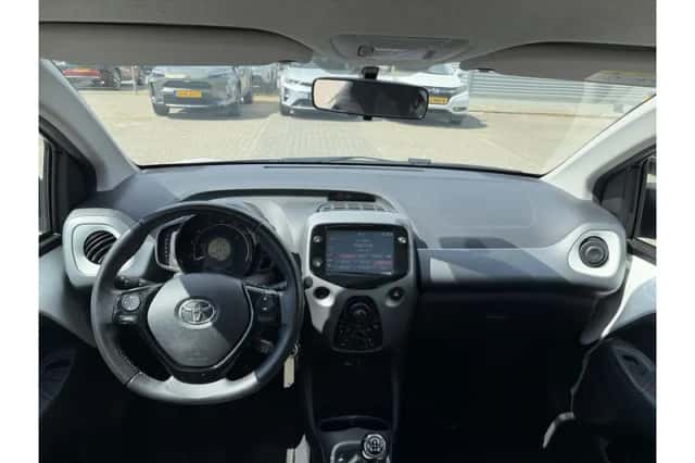 Toyota Aygo (2020) thumbnail 3