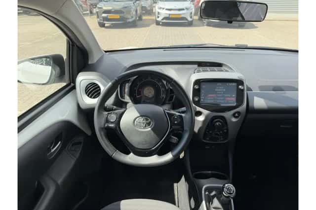 Toyota Aygo (2020) thumbnail 4