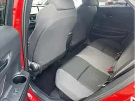 Toyota C-HR (2025) thumbnail 13