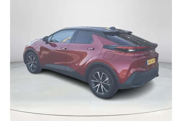 Toyota C-HR (2025) thumbnail 3
