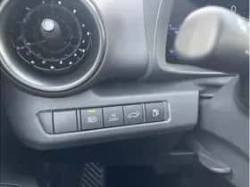 Toyota C-HR (2025) thumbnail 23