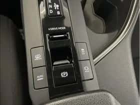 Toyota C-HR (2025) thumbnail 25