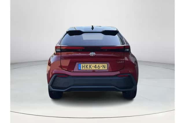 Toyota C-HR (2025) thumbnail 4