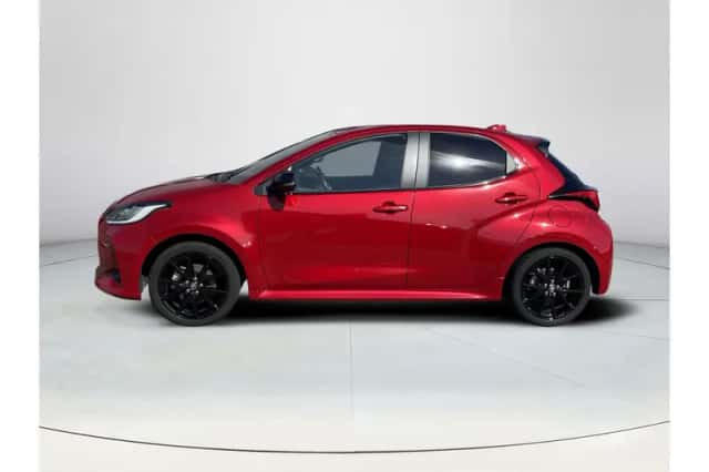 Toyota Yaris (2023) thumbnail 2