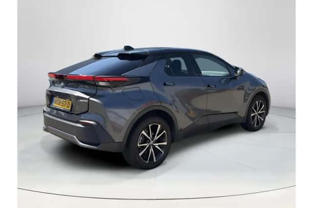 Toyota C-HR (2025) thumbnail 5