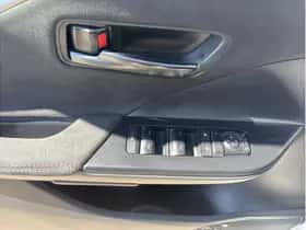 Toyota C-HR (2025) thumbnail 14