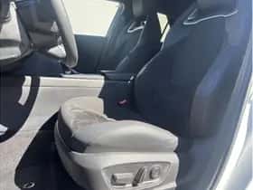 Toyota C-HR (2025) thumbnail 15