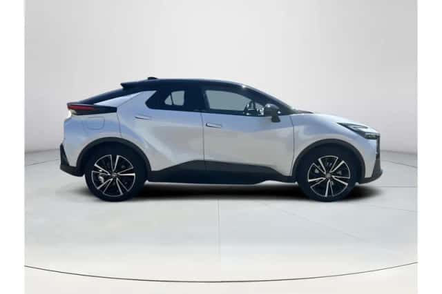 Toyota C-HR (2025) thumbnail 6
