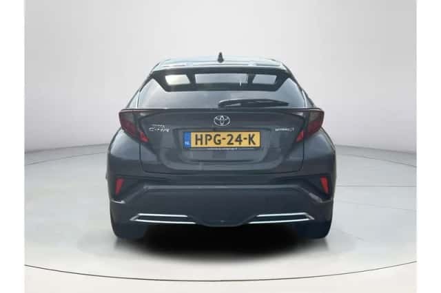 Toyota C-HR (2021) thumbnail 4