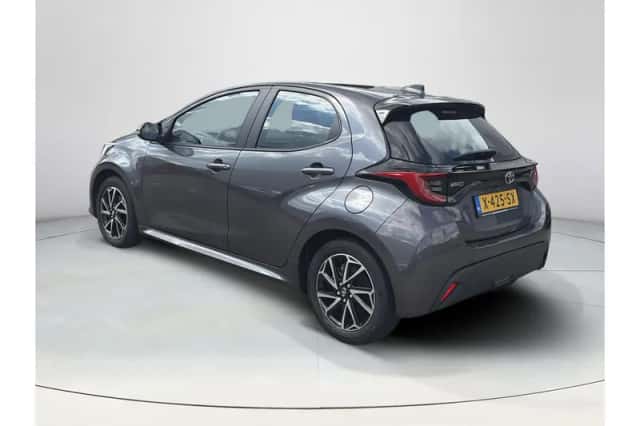 Toyota Yaris (2024) thumbnail 3