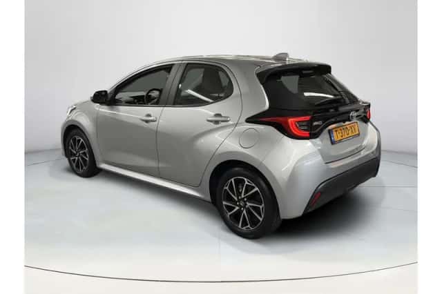 Toyota Yaris (2023) thumbnail 3