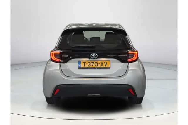 Toyota Yaris (2023) thumbnail 4