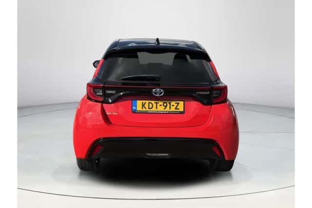 Toyota Yaris (2021) thumbnail 4