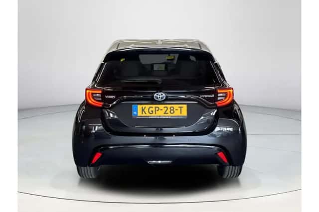 Toyota Yaris (2022) thumbnail 4