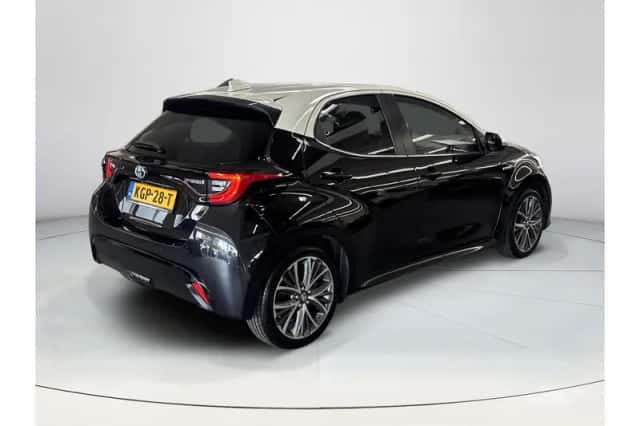 Toyota Yaris (2022) thumbnail 5