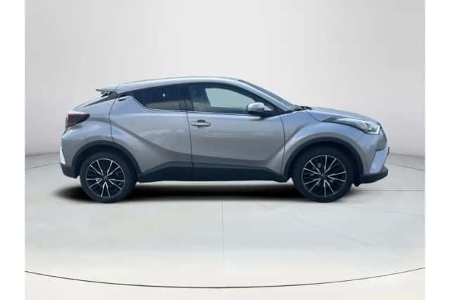 Toyota C-HR (2017) thumbnail 6