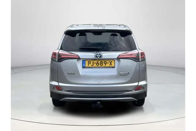 Toyota RAV4 (2017) thumbnail 4