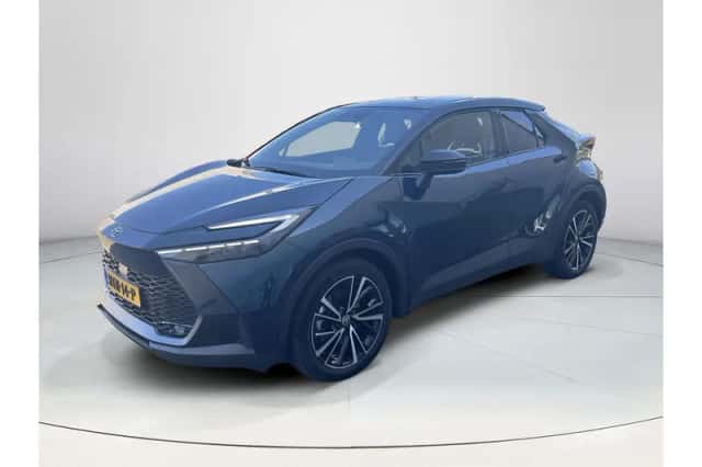 Toyota C-HR (2025) thumbnail 1