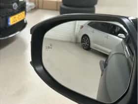 Toyota C-HR (2025) thumbnail 14
