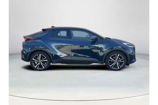 Toyota C-HR (2025) thumbnail 6