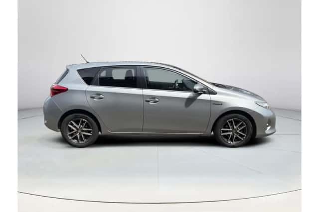 Toyota Auris (2014) thumbnail 6