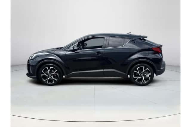 Toyota C-HR (2021) thumbnail 2