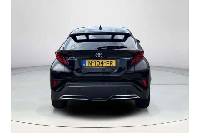 Toyota C-HR (2021) thumbnail 4