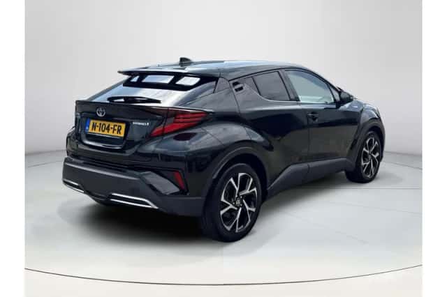 Toyota C-HR (2021) thumbnail 5
