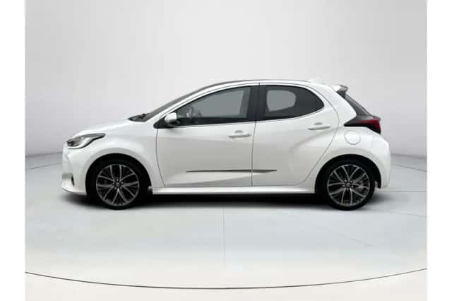 Toyota Yaris (2023) thumbnail 2