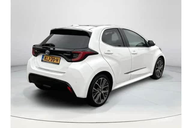 Toyota Yaris (2023) thumbnail 5