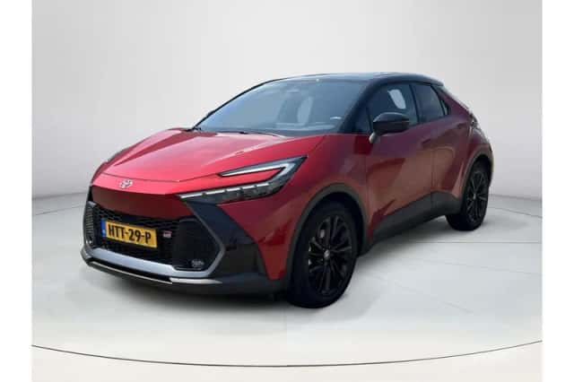 Toyota C-HR (2025) thumbnail 1