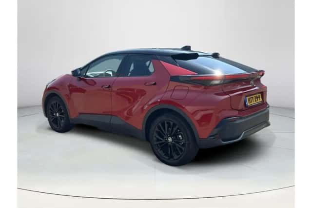 Toyota C-HR (2025) thumbnail 3