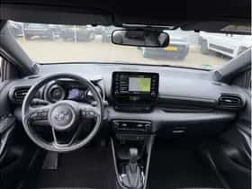 Toyota Yaris (2022) thumbnail 12