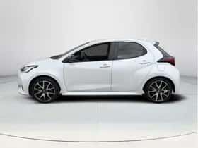 Toyota Yaris (2022) thumbnail 3