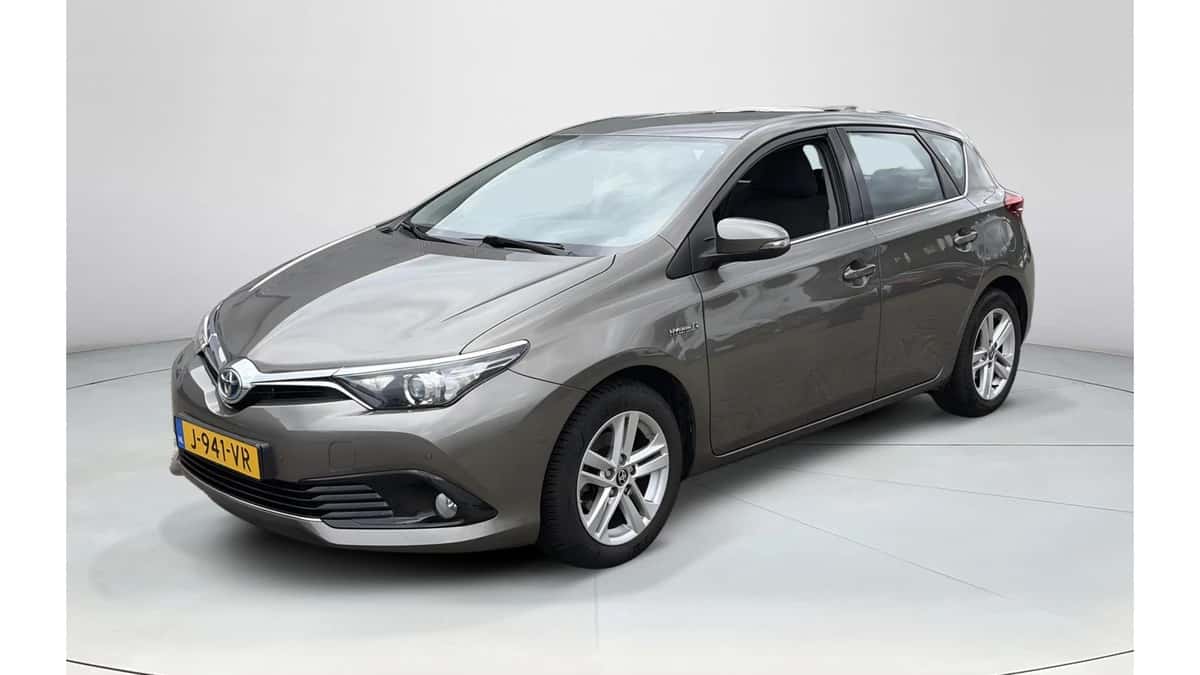 Toyota Auris (2016) — foto 1