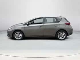 Toyota Auris (2016) thumbnail 2