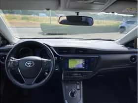 Toyota Auris (2016) thumbnail 12