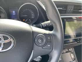 Toyota Auris (2016) thumbnail 14