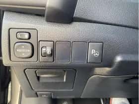 Toyota Auris (2016) thumbnail 16