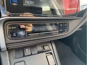 Toyota Auris (2016) thumbnail 17
